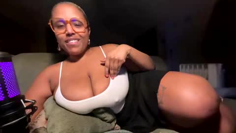 Naomigiirl6 online show from 03-03-25, 09:55