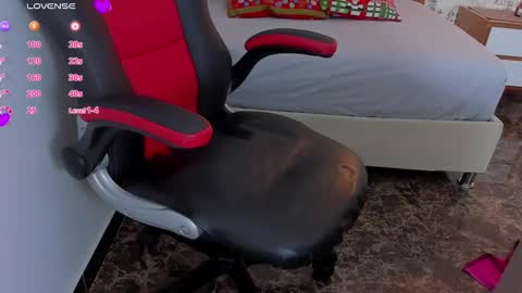 Naomi  online show from 12-24-24, 12:33