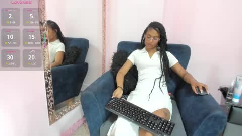 Snapshot of naomireese chatting on 04-16-26, 12:50 naomireese online show from 04-16-26, 12:50