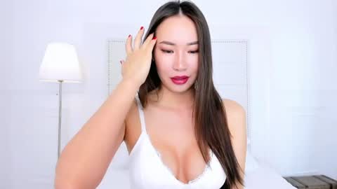 Snapshot of naomiyuu chatting on 06-19-26, 01:32 Naomi online show from 06-19-26, 01:32