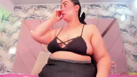 Snapshot of naomy_sexy_ chatting on 03-12-26, 10:27 Naomy online show from 03-12-26, 10:27