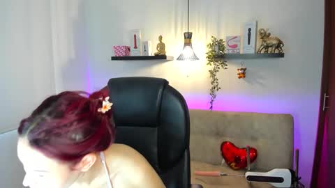 Snapshot of naomy_stanley chatting on 05-10-26, 09:31 Naomy Stanley online show from 05-10-26, 09:31