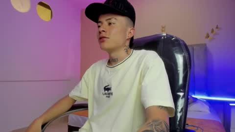 Snapshot of nascary_fox chatting on 03-09-26, 09:30 Nascary Fox online show from 03-09-26, 09:30