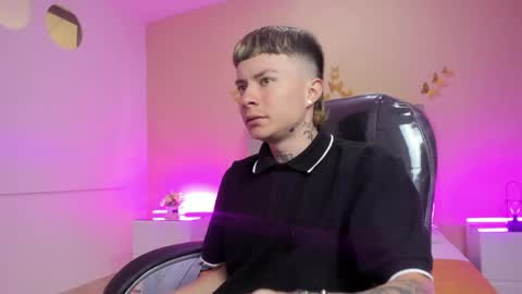 Snapshot of nascary_fox chatting on 04-02-26, 12:36 Nascary Fox online show from 04-02-26, 12:36