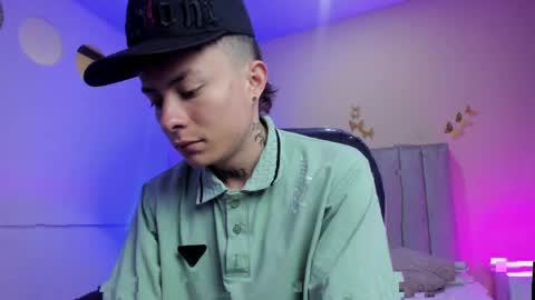 Snapshot of nascary_fox chatting on 04-08-26, 12:49 Nascary Fox online show from 04-08-26, 12:49