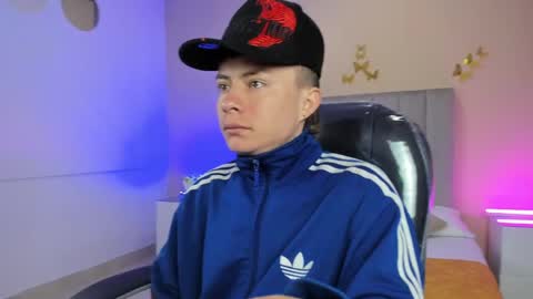 Snapshot of nascary_fox chatting on 04-16-26, 12:17 Nascary Fox online show from 04-16-26, 12:17