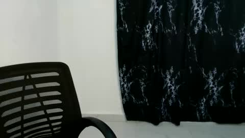 Mila online show from 04-10-26, 08:02