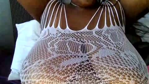 NataliaCakes1 online show from 05-25-26, 06:14