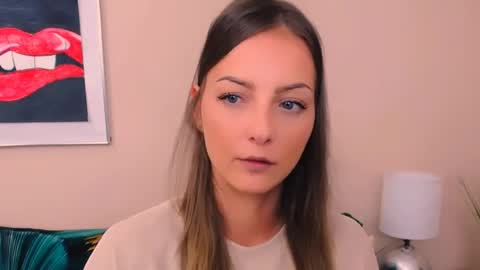 Snapshot of natalie_live chatting on 06-12-26, 06:23 NatalieSexy online show from 06-12-26, 06:23