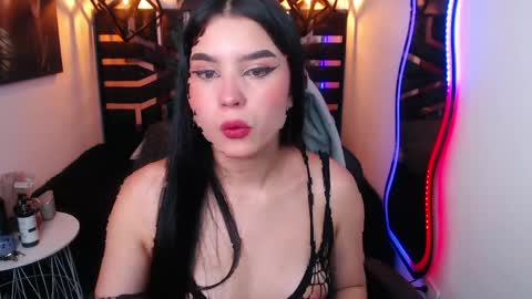 Snapshot of natalie_loffreda chatting on 04-21-26, 08:12 natalie online show from 04-21-26, 08:12
