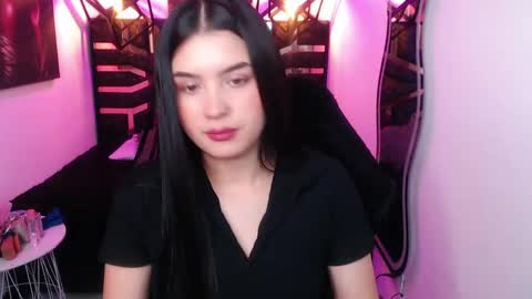 Snapshot of natalie_loffreda chatting on 04-27-26, 08:18 natalie online show from 04-27-26, 08:18