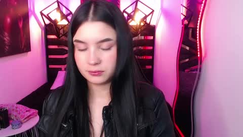 Snapshot of natalie_loffreda chatting on 04-28-26, 08:14 natalie online show from 04-28-26, 08:14