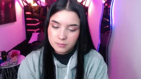 Snapshot of natalie_loffreda chatting on 04-29-26, 08:04 natalie online show from 04-29-26, 08:04