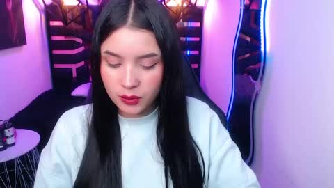 Snapshot of natalie_loffreda chatting on 05-14-26, 12:01 natalie online show from 05-14-26, 12:01