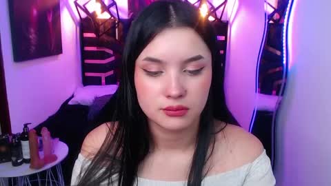 Snapshot of natalie_loffreda chatting on 05-16-26, 07:45 natalie online show from 05-16-26, 07:45