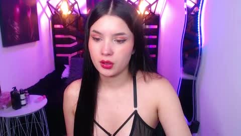 Snapshot of natalie_loffreda chatting on 05-27-26, 08:17 natalie online show from 05-27-26, 08:17