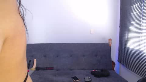 Snapshot of natalygreww chatting on 04-25-26, 05:43 online show from 04-25-26, 05:43