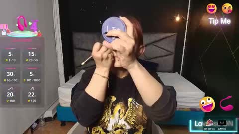 Snapshot of natashamason chatting on 09-22-25, 12:18 Natasha Mason online show from 09-22-25, 12:18