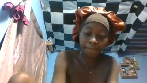 nathalia069 online show from 06-11-26, 08:29