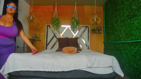 nathalia_correa online show from 05-25-26, 05:19