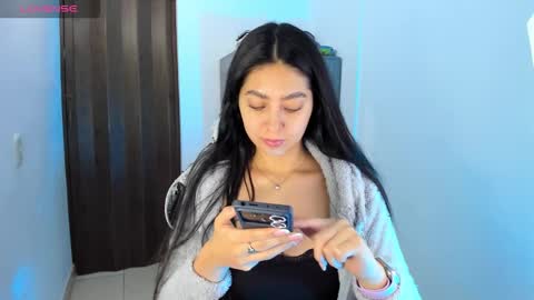 Snapshot of nathalie_rose chatting on 12-17-25, 05:02 Nathalie online show from 12-17-25, 05:02