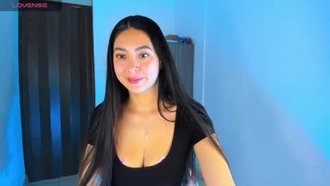 Snapshot of nathalie_rose chatting on 04-04-26, 04:04 Nathalie online show from 04-04-26, 04:04