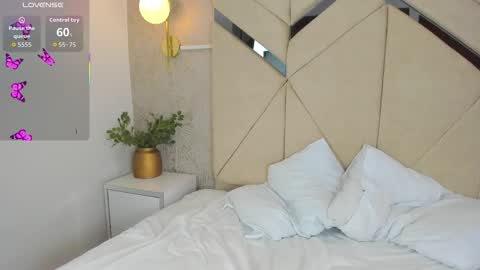 Nathalie Ross online show from 12-04-25, 11:46