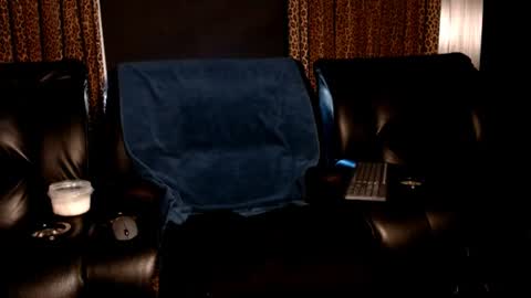 Snapshot of nathaniel_13 chatting on 07-10-26, 10:23 NathanielFlex online show from 07-10-26, 10:23