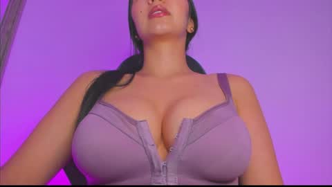 Snapshot of nathyy_garcia chatting on 05-19-26, 02:40 Nathyy online show from 05-19-26, 02:40