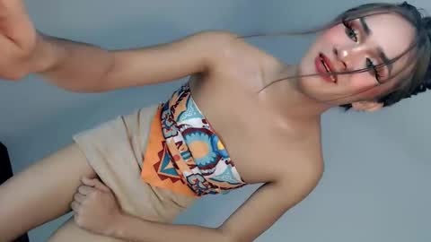 Nathalie smith online show from 05-12-26, 06:27