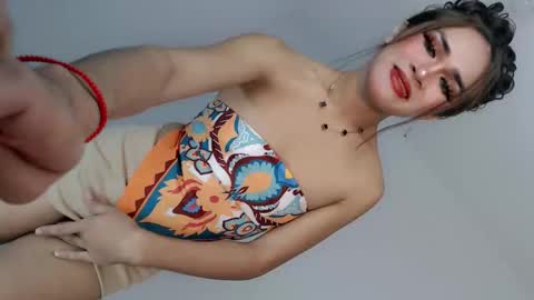 Nathalie smith online show from 05-18-26, 03:35