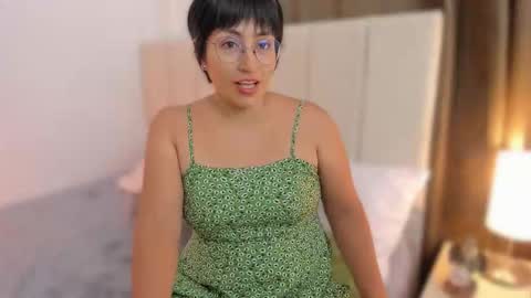 Snapshot of natty_bush chatting on 03-05-26, 07:10 Nathalie online show from 03-05-26, 07:10