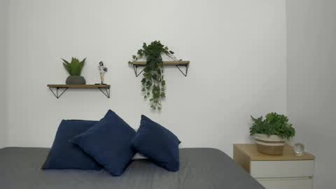 Snapshot of naughty_1girl chatting on 04-10-26, 01:11 Emily online show from 04-10-26, 01:11