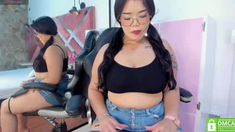 naughty_aly111 online show from 04-12-26, 04:50