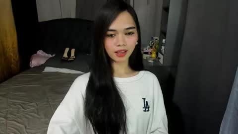 emma online show from 04-24-26, 01:02