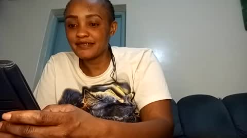 Snapshot of naughty_girl24722293 chatting on 06-12-26, 07:57 ask online show from 06-12-26, 07:57