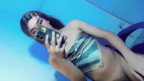 naughty_little_pixie69 online show from 05-19-26, 12:00