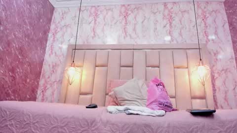 Snapshot of naughty_mely_ chatting on 02-14-26, 07:43 Melany online show from 02-14-26, 07:43