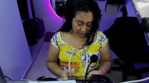 Snapshot of naughty_milf89 chatting on 03-14-26, 05:35 Alicia online show from 03-14-26, 05:35