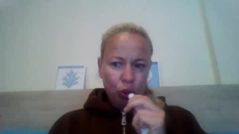 naughtyjennyblondeuk online show from 05-03-26, 06:25
