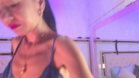 Snapshot of naughtymilfx_ chatting on 03-30-26, 03:07 online show from 03-30-26, 03:07