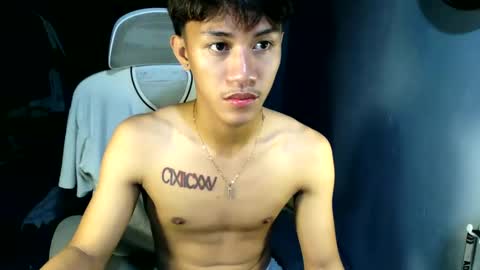 Snapshot of naugthyboyloy chatting on 05-08-26, 07:41 Loy online show from 05-08-26, 07:41