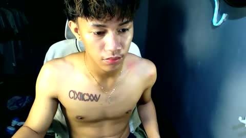 Snapshot of naugthyboyloy chatting on 05-13-26, 06:38 Loy online show from 05-13-26, 06:38