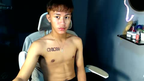 Snapshot of naugthyboyloy chatting on 05-25-26, 06:47 Loy online show from 05-25-26, 06:47