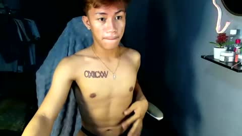 Snapshot of naugthyboyloy chatting on 06-01-26, 05:58 Loy online show from 06-01-26, 05:58