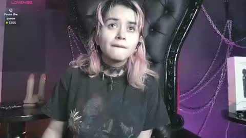 Snapshot of navier__ chatting on 06-21-26, 04:48 Navier online show from 06-21-26, 04:48