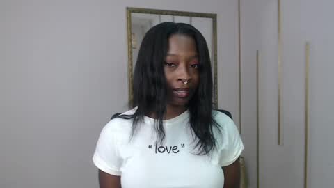 Snapshot of nayariskaya chatting on 05-14-26, 02:35 Nayaris 3 online show from 05-14-26, 02:35