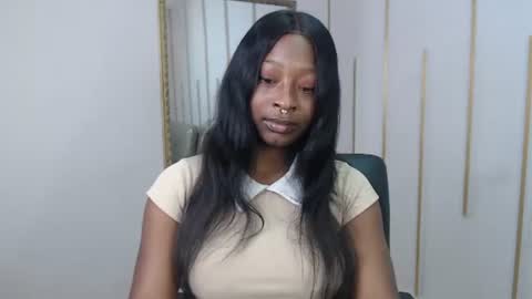 Snapshot of nayariskaya chatting on 06-11-26, 02:04 Nayaris 3 online show from 06-11-26, 02:04