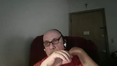 Tom online show from 06-07-26, 09:51