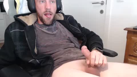 Snapshot of needyoujust chatting on 09-24-25, 12:14 needyoujust online show from 09-24-25, 12:14